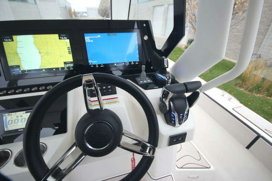 Fall Special Pricing 33ft Zodiac Yacht For Sale