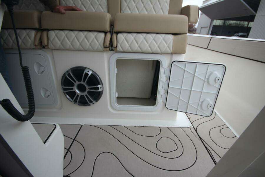 Fall Special Pricing 33ft Zodiac Yacht For Sale