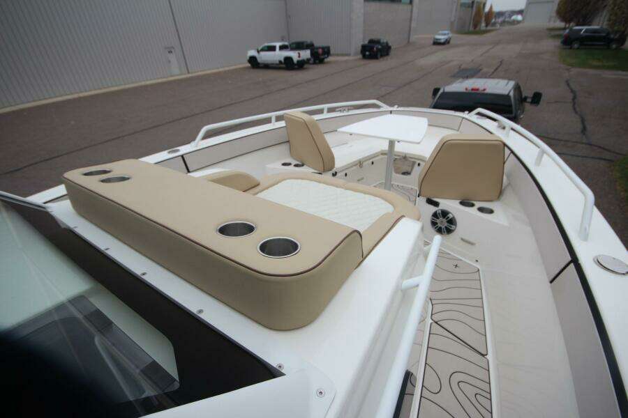 Fall Special Pricing 33ft Zodiac Yacht For Sale