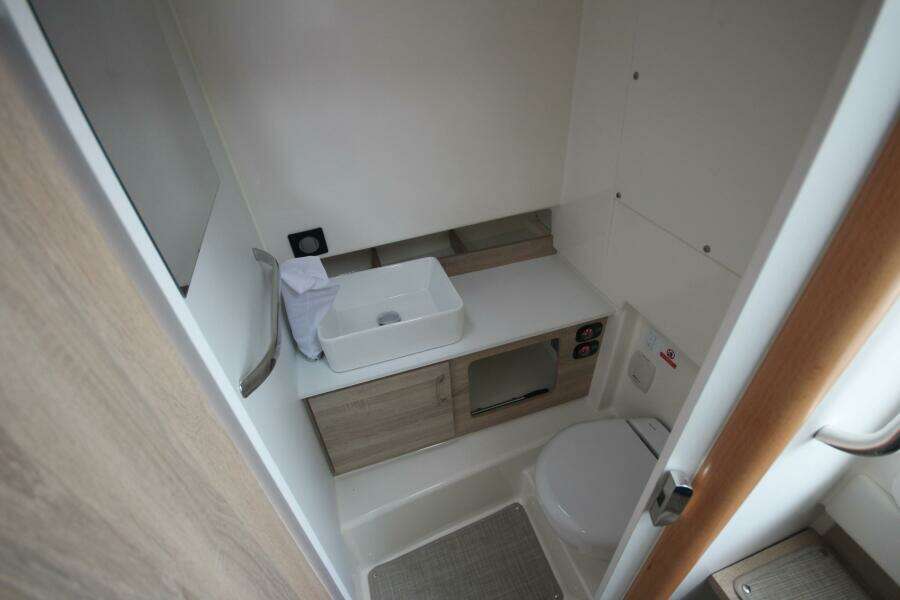 Fall Special Pricing 33ft Zodiac Yacht For Sale