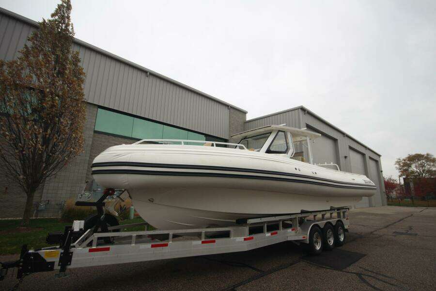 Fall Special Pricing 33ft Zodiac Yacht For Sale