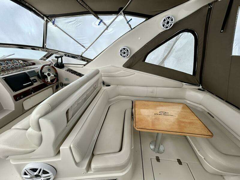 32ft Regal Yacht For Sale