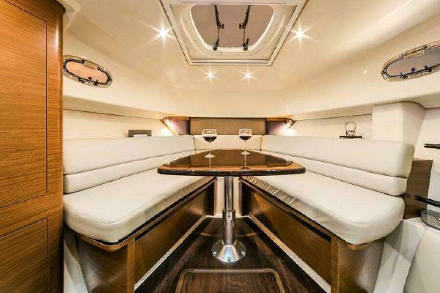 34ft Boston Whaler Yacht For Sale