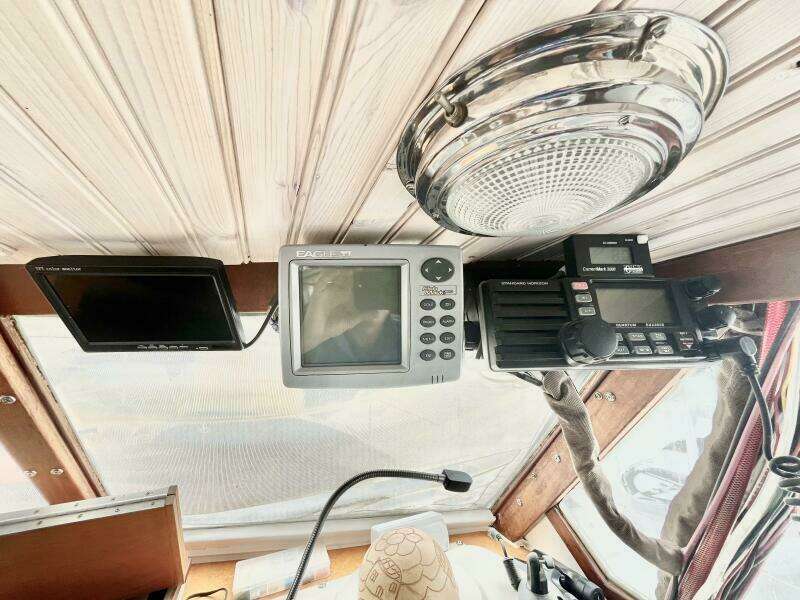 Serenity 40ft Tollycraft Yacht For Sale