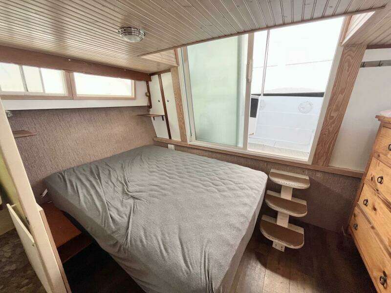Serenity 40ft Tollycraft Yacht For Sale