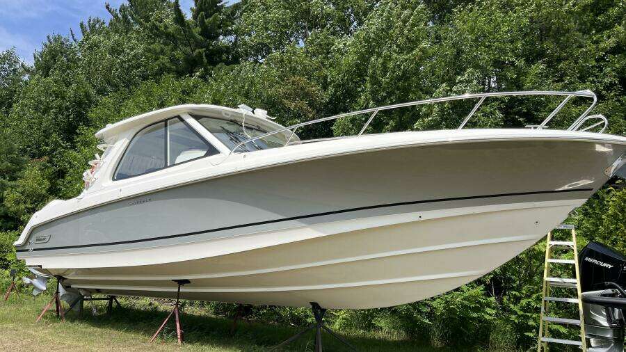 38ft Boston Whaler Yacht For Sale