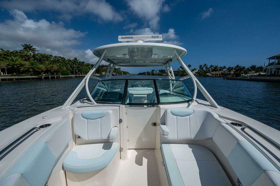 CATCH and RELEASE 31ft Robalo Yacht For Sale