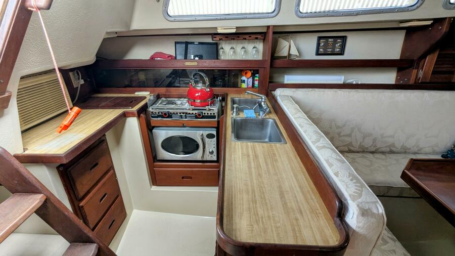 1984 Catalina 30