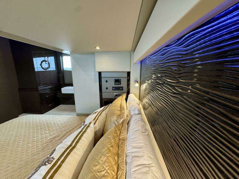 52ft Carver Yacht For Sale