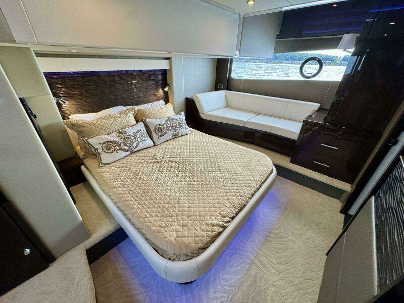 52ft Carver Yacht For Sale