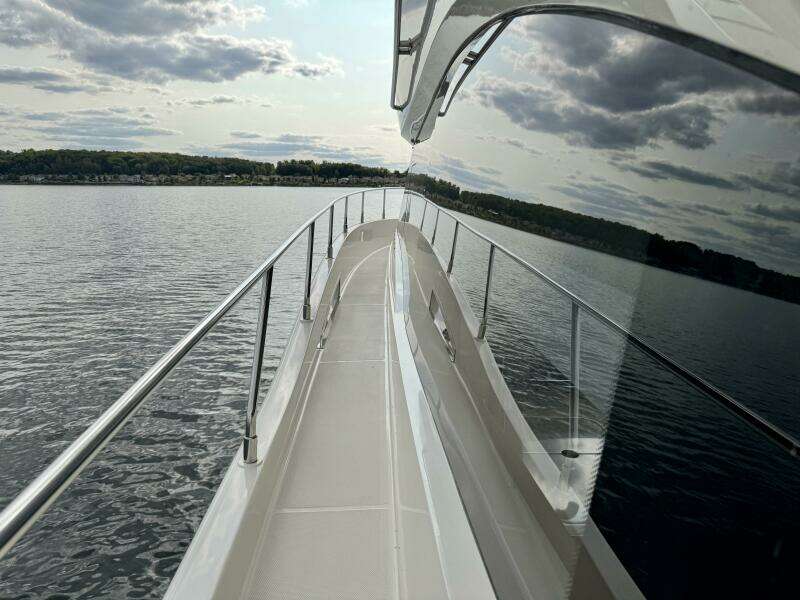 52ft Carver Yacht For Sale