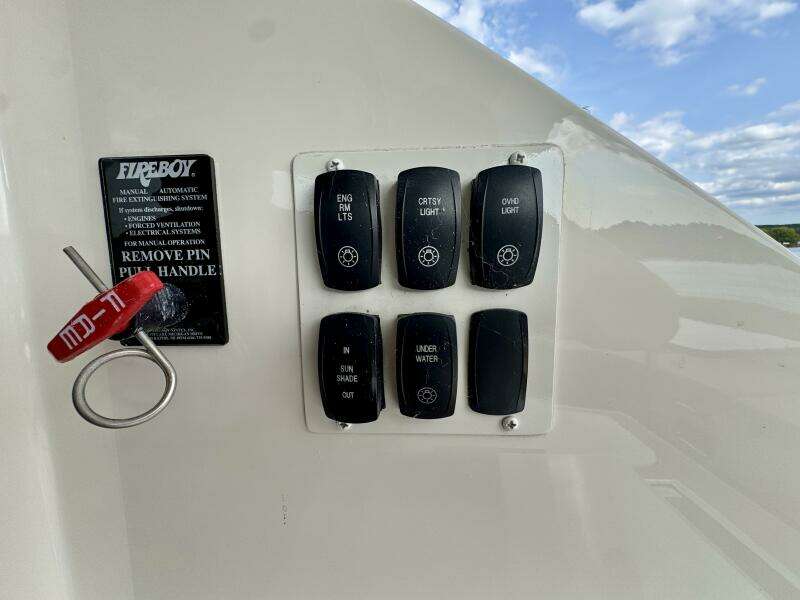 52ft Carver Yacht For Sale