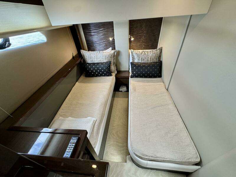 52ft Carver Yacht For Sale