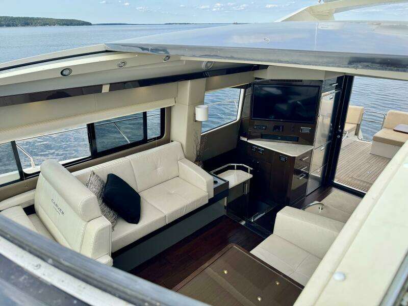 52ft Carver Yacht For Sale