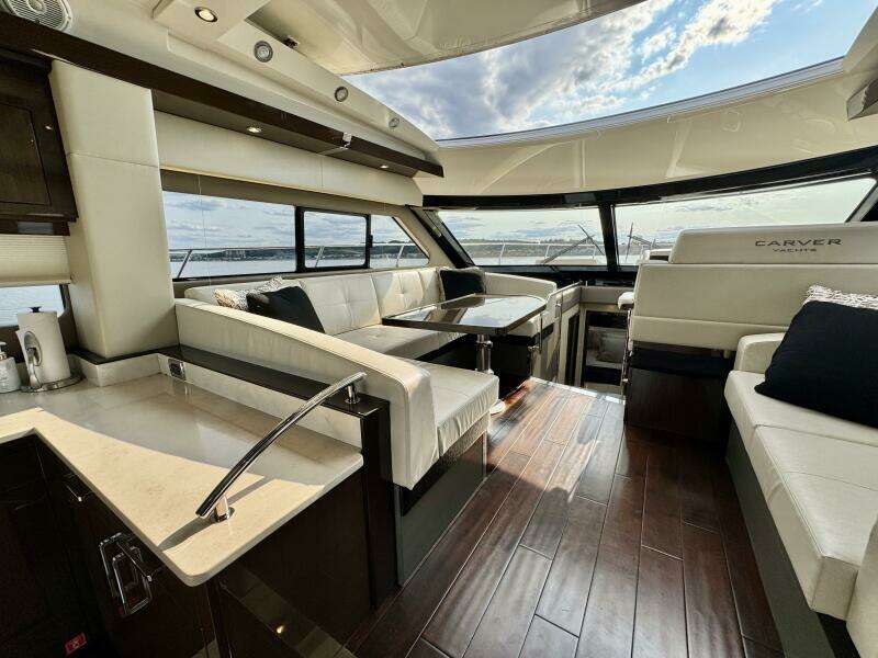 52ft Carver Yacht For Sale