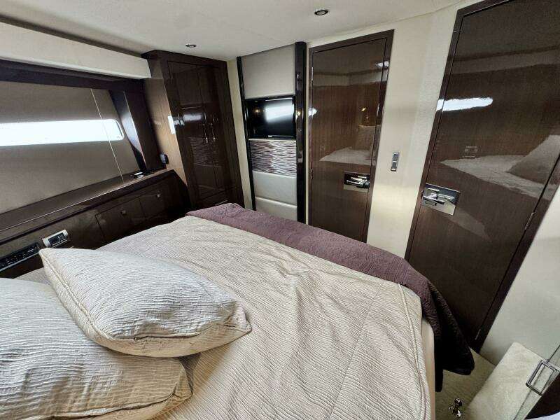 52ft Carver Yacht For Sale