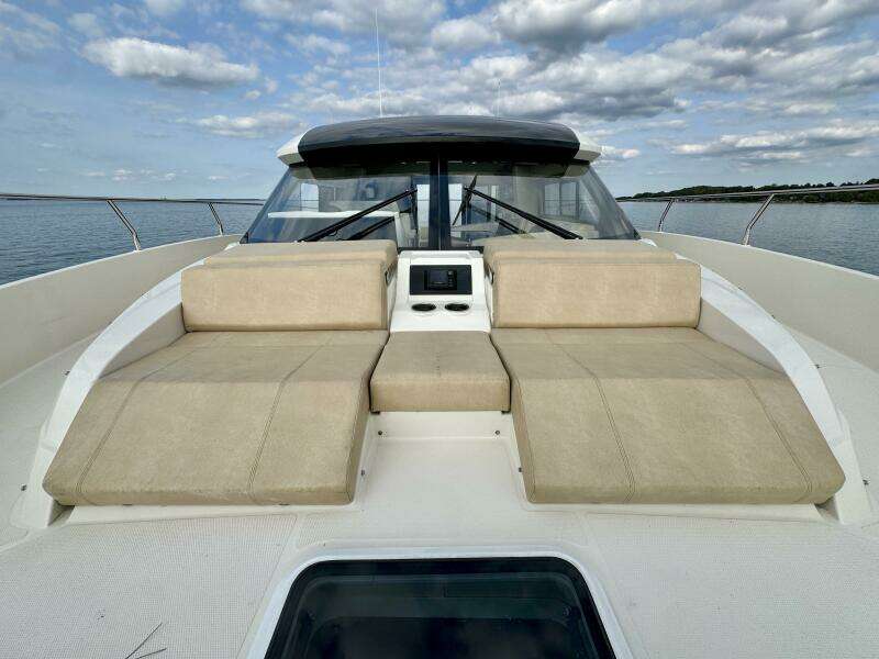 52ft Carver Yacht For Sale