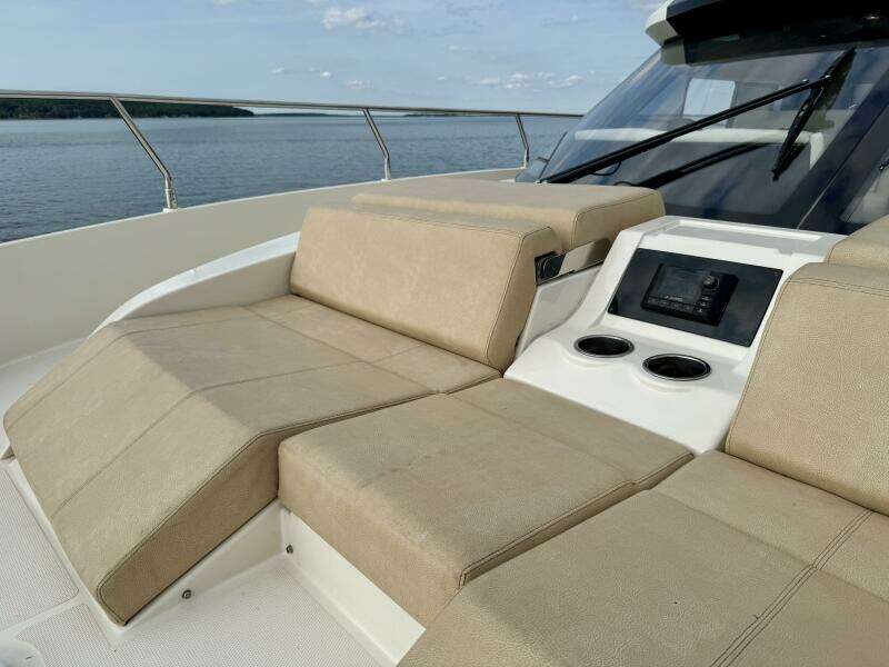 52ft Carver Yacht For Sale