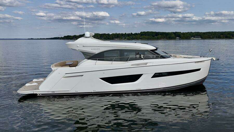 52ft Carver Yacht For Sale