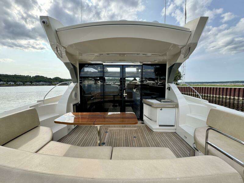 52ft Carver Yacht For Sale