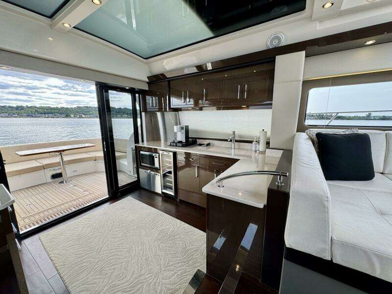 52ft Carver Yacht For Sale