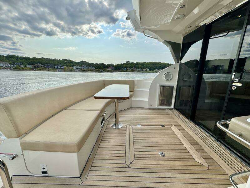 52ft Carver Yacht For Sale