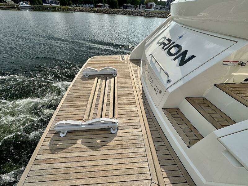 52ft Carver Yacht For Sale