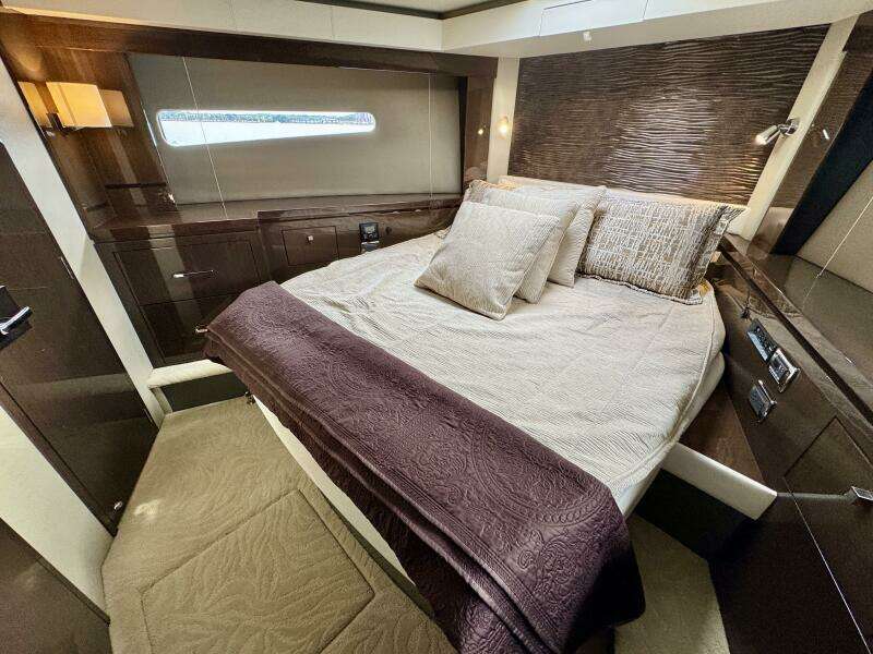 52ft Carver Yacht For Sale