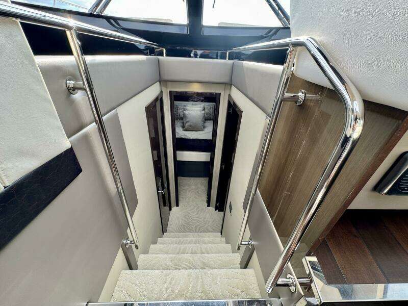 52ft Carver Yacht For Sale