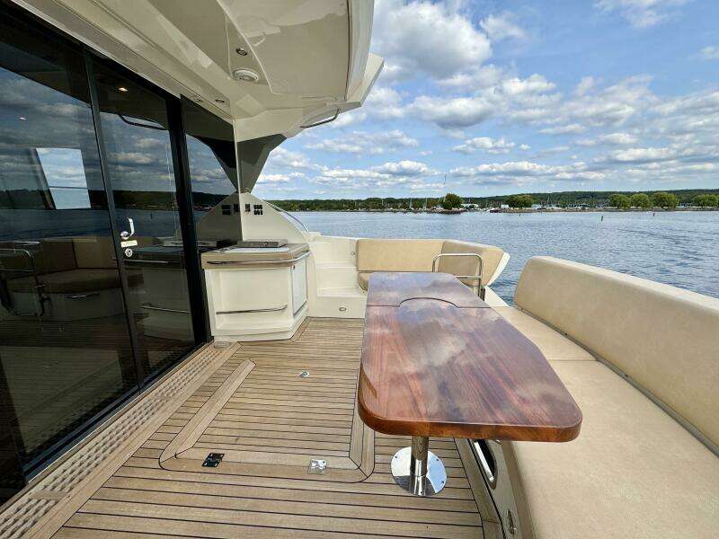 52ft Carver Yacht For Sale
