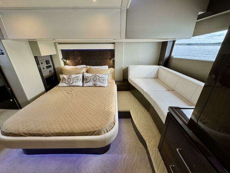 52ft Carver Yacht For Sale