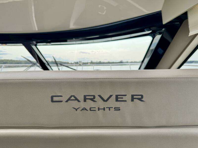 52ft Carver Yacht For Sale