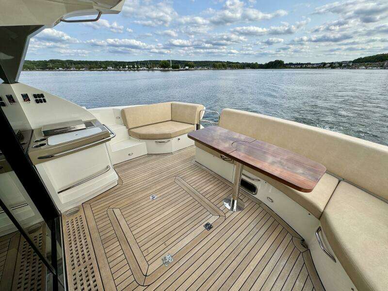 52ft Carver Yacht For Sale