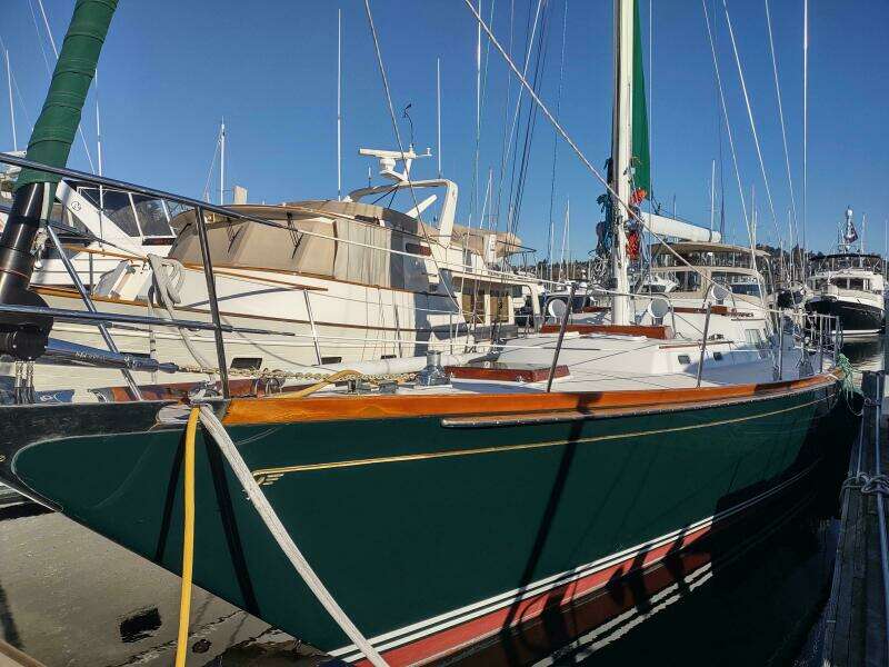 59ft Hinckley Yacht For Sale