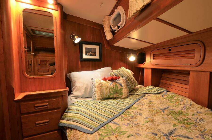 59ft Hinckley Yacht For Sale