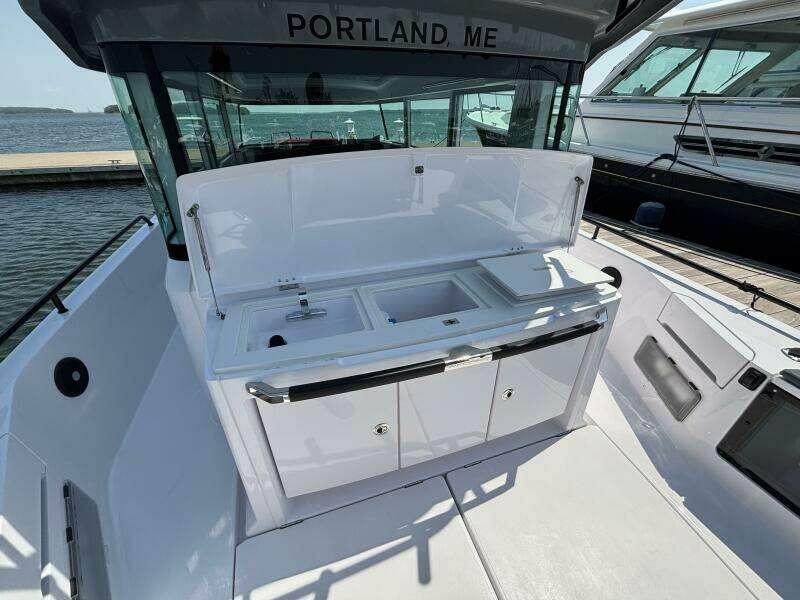 37ft Axopar Yacht For Sale