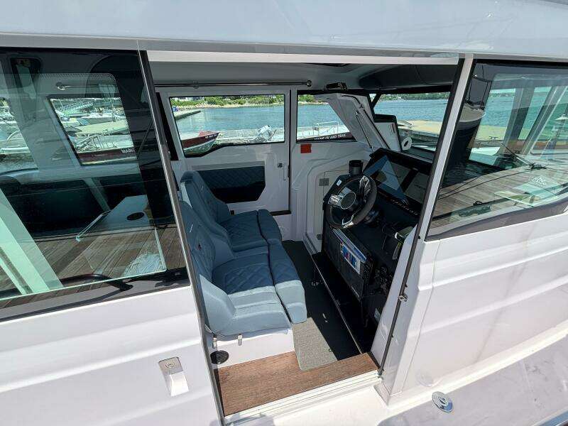 37ft Axopar Yacht For Sale