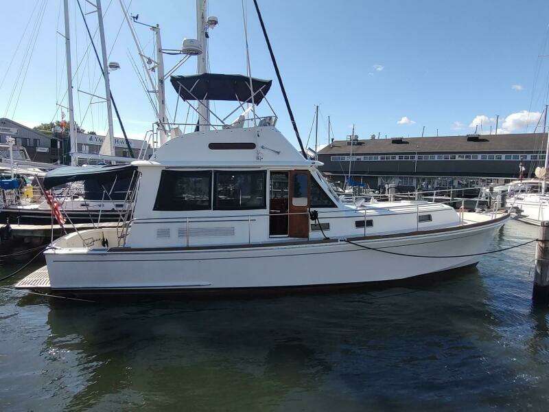 Summersalts 40ft Grand Banks Yacht For Sale Summersalts 40ft Grand Banks Yacht For Sale