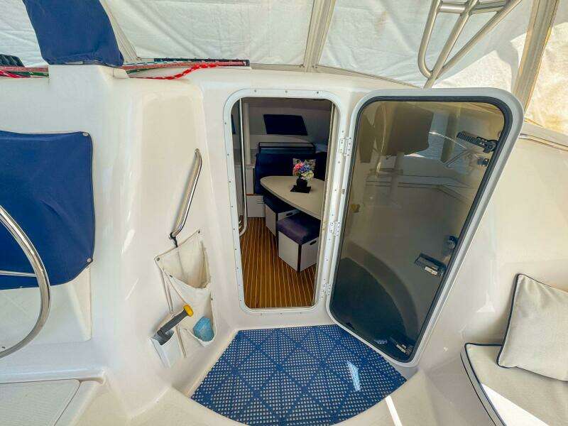 2000-manta-42-sail-9748426-20250405104754471-1_XLARGE.jpg