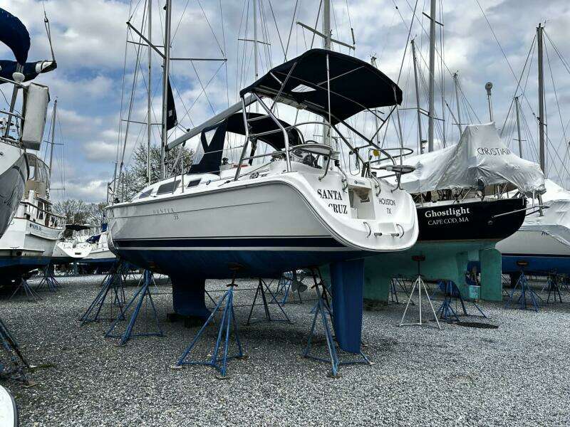 Santa Cruz 33ft Hunter Yacht For Sale