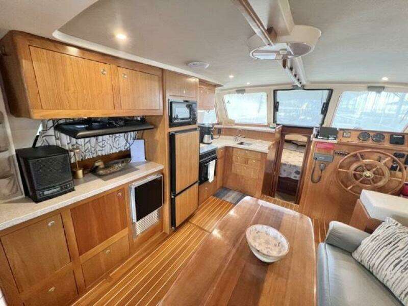 16 Current Dream 2002 Mainship 390 Salon 2 Medium