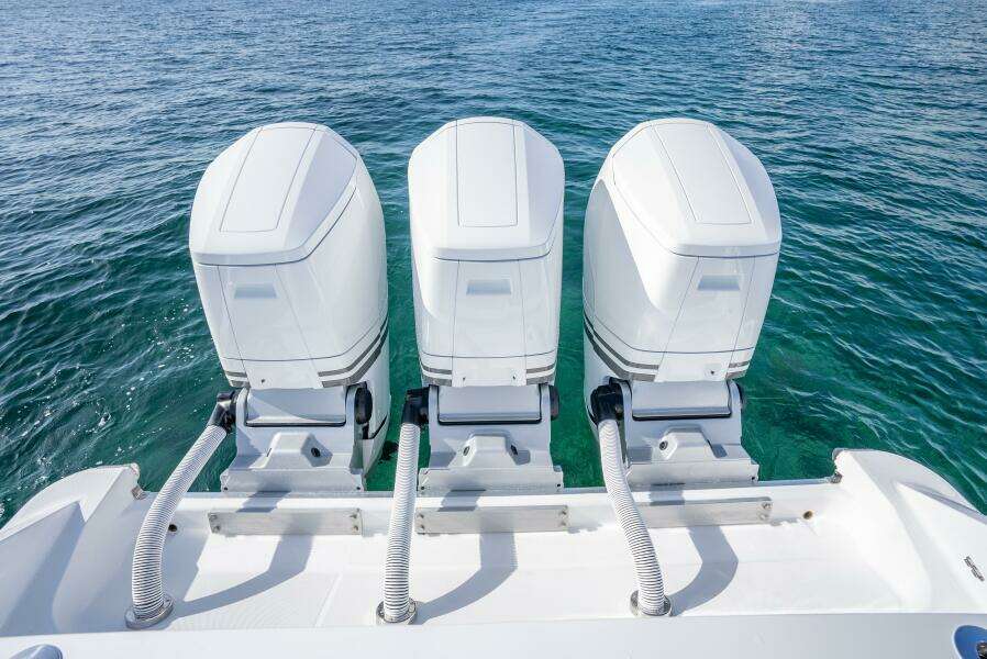 42ft HCB Yacht For Sale