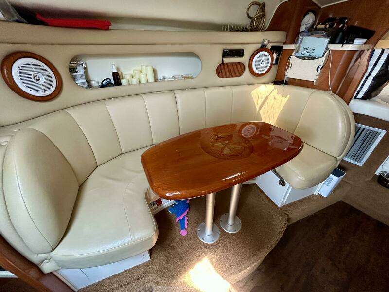 31ft Rinker Yacht For Sale