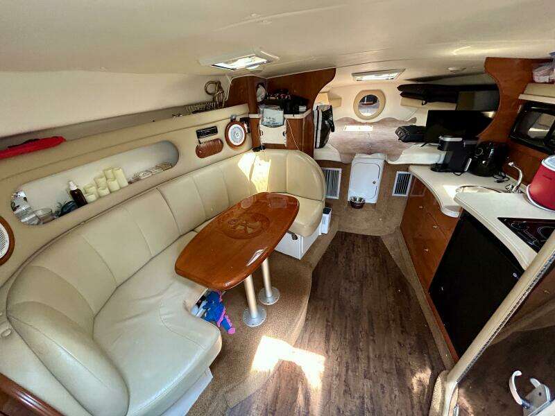31ft Rinker Yacht For Sale