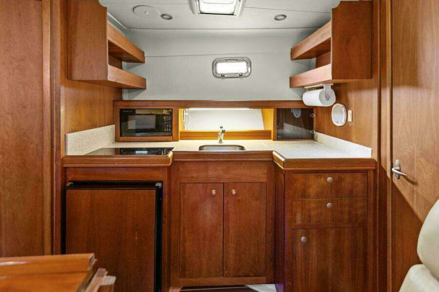 2006 34 Mainship Rum Runner II - WhattakKeeper