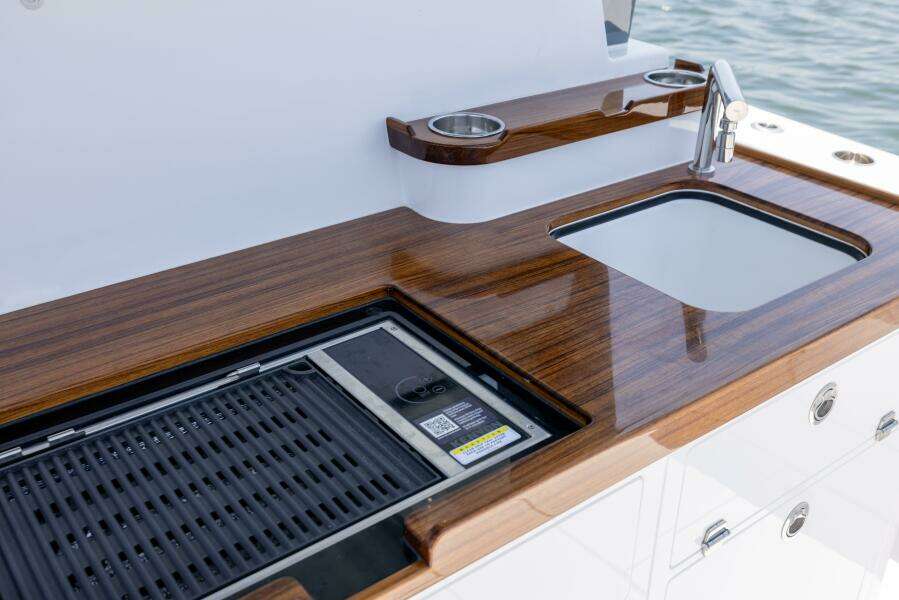48ft HCB Yacht For Sale