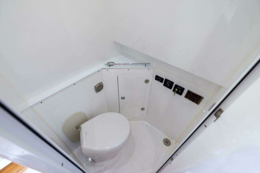 42ft HCB Yacht For Sale