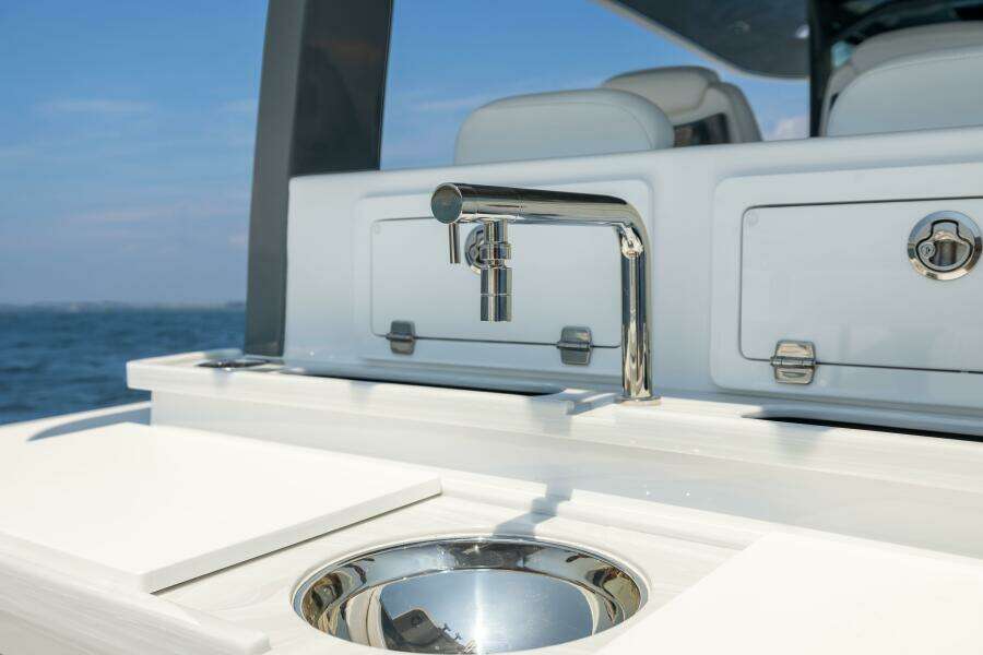 42ft HCB Yacht For Sale