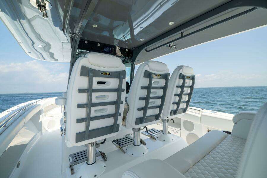 42ft HCB Yacht For Sale