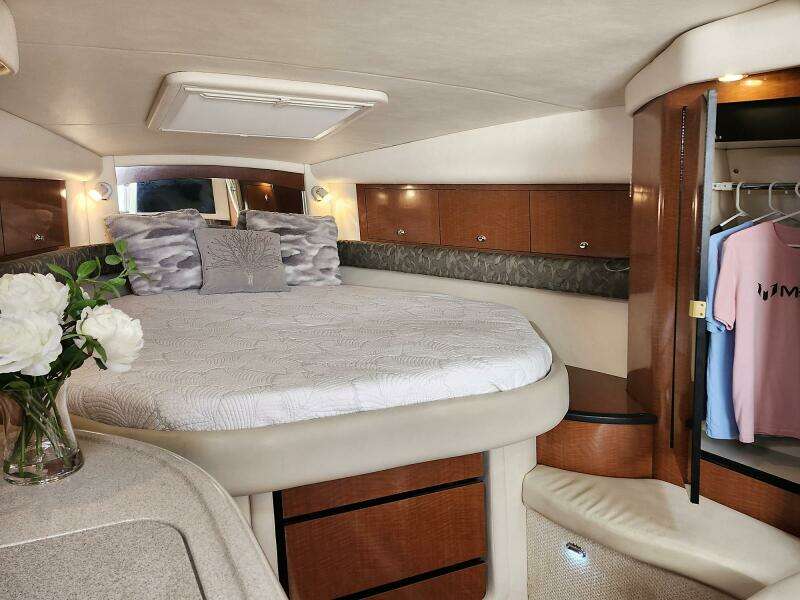 PRICE REDUCED  99 000cad 34ft Sea Ray Yacht For Sale